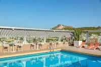 Divani Caravel - Luxury