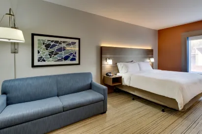 Holiday Inn Express & Suites Atlanta-Emory University Area