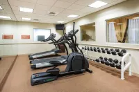 La Quinta Inn & Suites by Wyndham Islip - MacArthur Airport