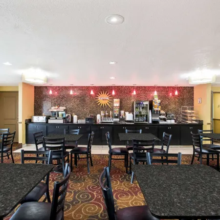 La Quinta Inn & Suites by Wyndham Salina