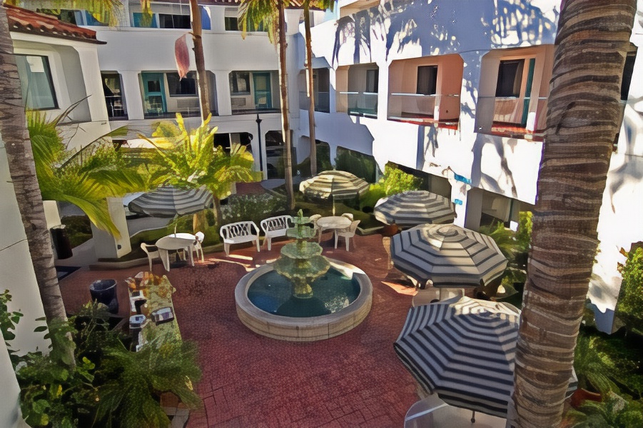 Casablanca Inn