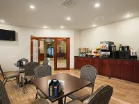 Days Inn & Suites by Wyndham Caldwell Hotels in Olive Township