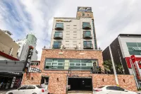 B&F Hotel Các khách sạn gần Yeulmaru