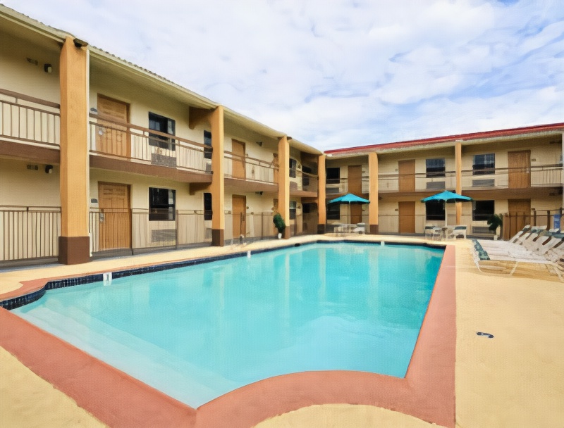 Days Inn by Wyndham Houston