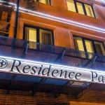 Residence Park Hotel (Резиденс Парк) Отели рядом с достопримечательностью «Скала Петушок»