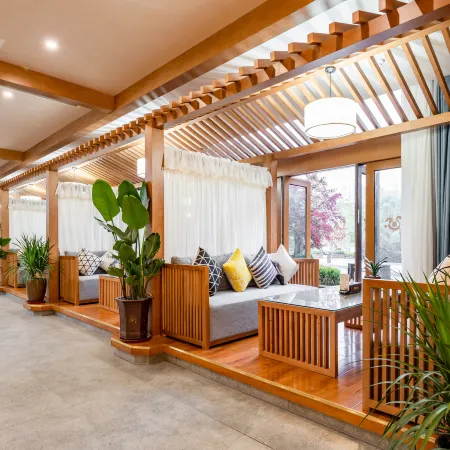 Guangyuan Jianmenguan Tianci Hot Spring Vacation Hotel