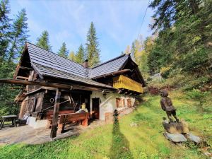 Chalet in Bad Kleinkirchheim with Sauna