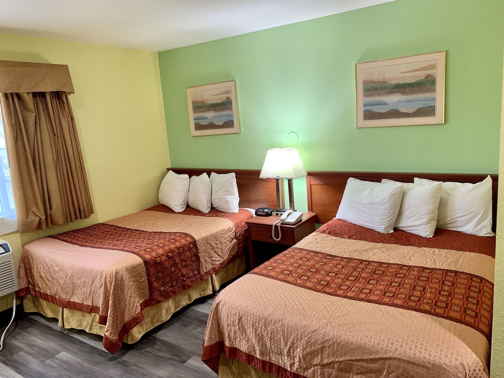 Travelers Inn Medford