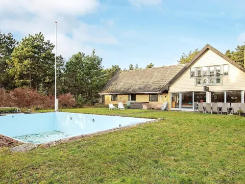 مسكن لقضاء العطلات يتسع لـ 14 شخصًا في شيلاندس أوغي