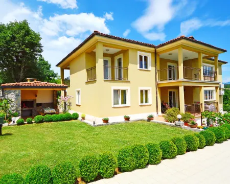 Kate Hotels in Kuceli