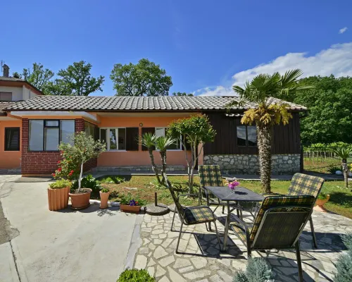 Franjo Hotels in Opric