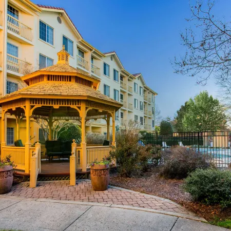 La Quinta Inn & Suites by Wyndham Raleigh Durham Airport