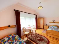 Dom Pod Sosnami Hotels near U Zdzicha. Przystań jachtowa, kempingi