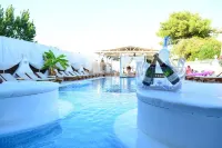Cavos Beach House