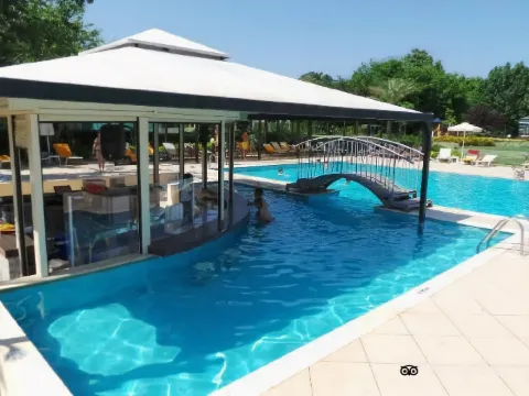 Cronwell Platamon度假村