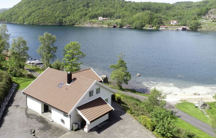 Naudøyna