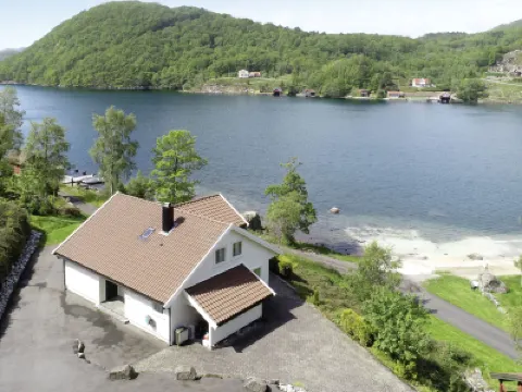 Naudøyna Hotels in 
