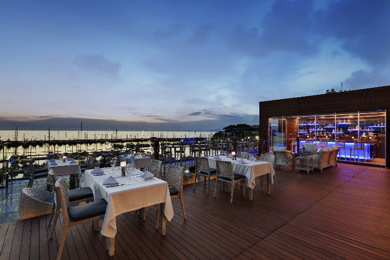 DoubleTree by Hilton Kusadasi