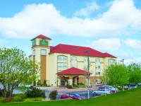 La Quinta Inn & Suites by Wyndham Oklahoma City - Moore Hotels in Moore