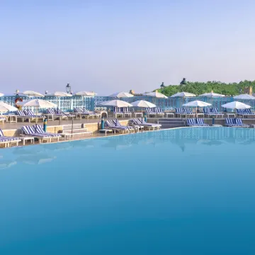Sheraton Montazah Hotel Các khách sạn gần Bãi biển Mamoura