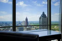 The Westin Peachtree Plaza, Atlanta - Romantic