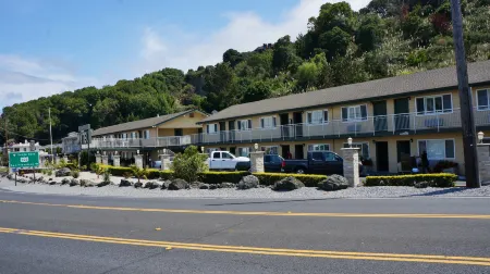 Muir Woods Lodge Отели рядом с достопримечательностью «CVS»