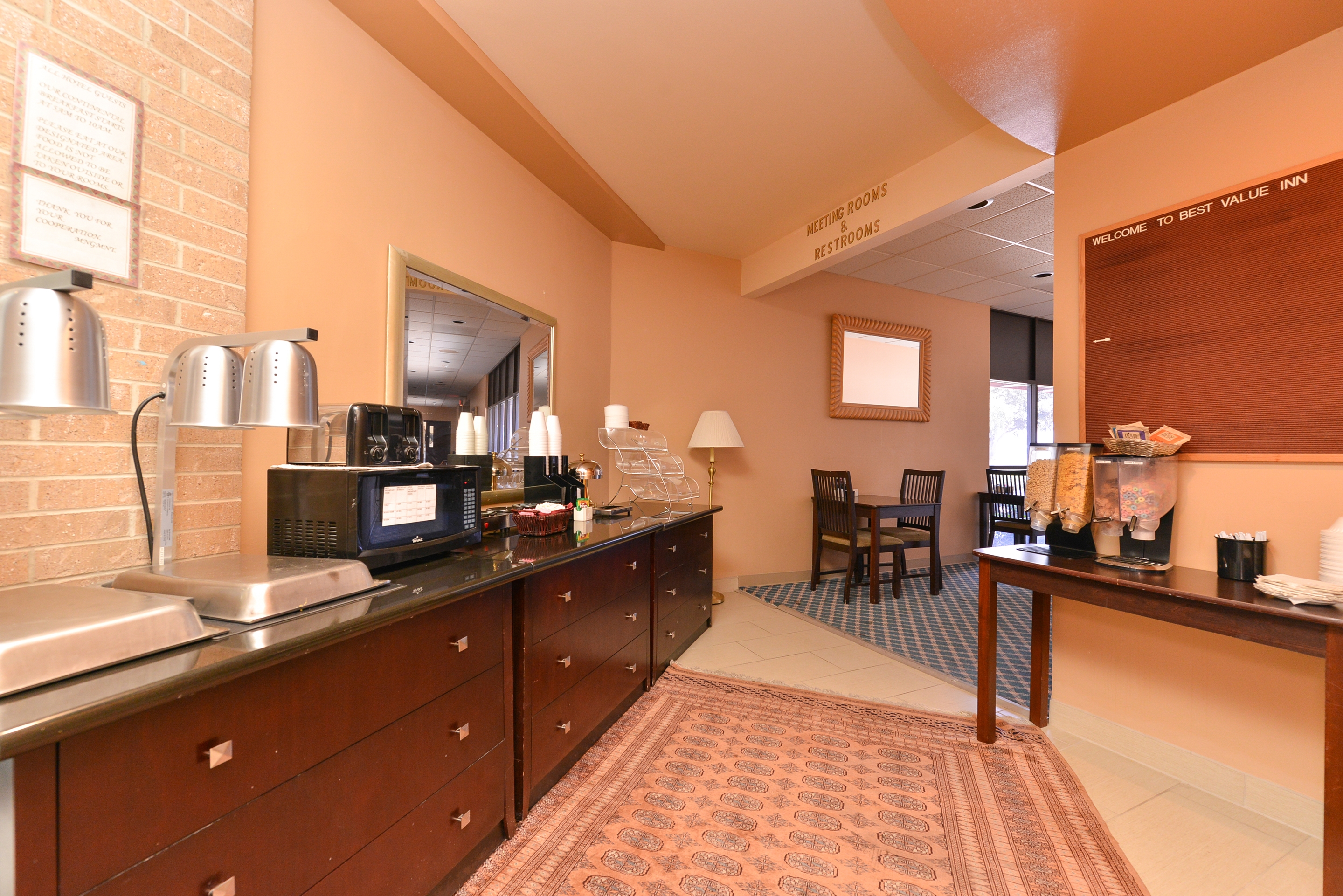 Americas Best Value Inn and Suites Victoria