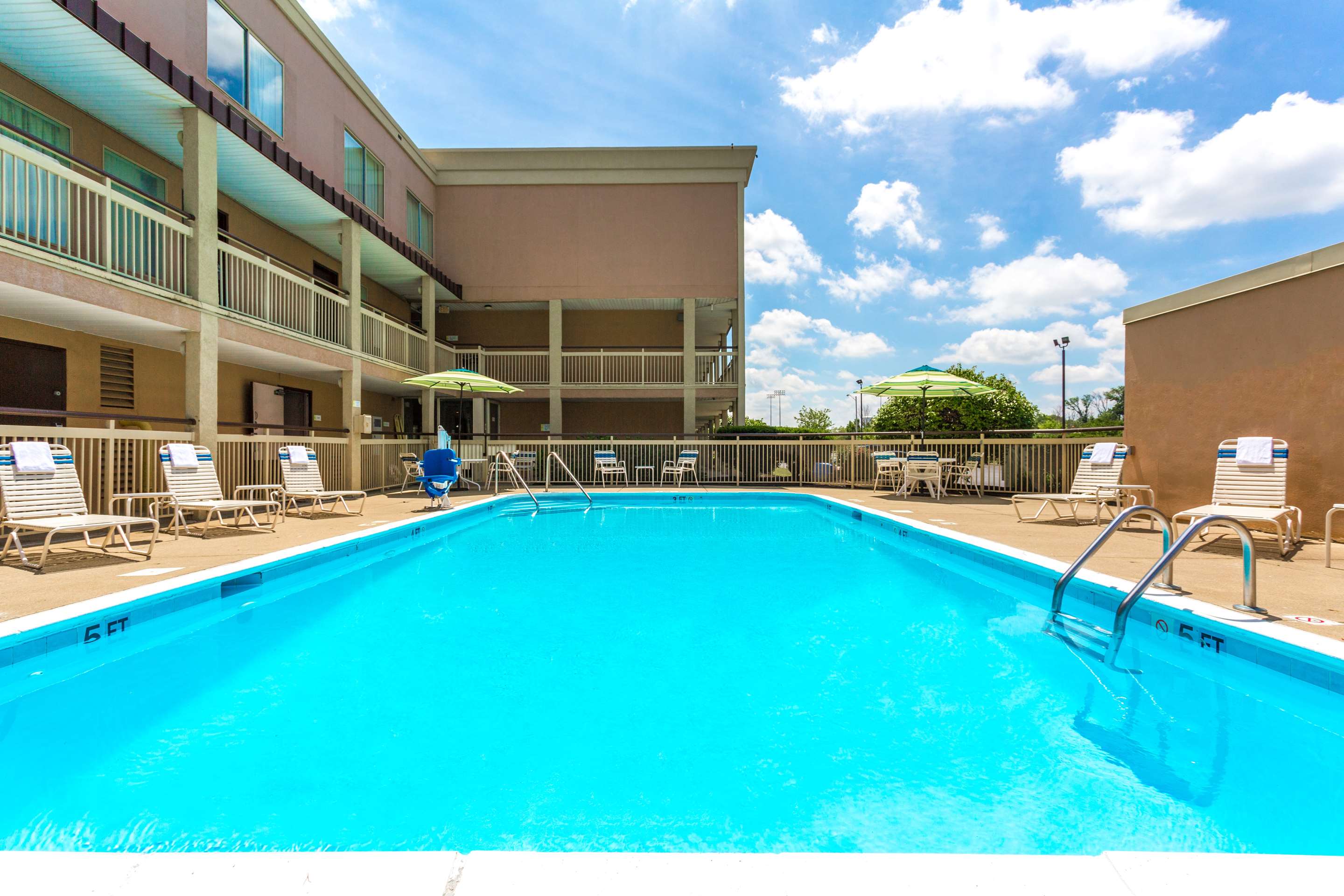 Days Inn by Wyndham Florence Cincinnati Area