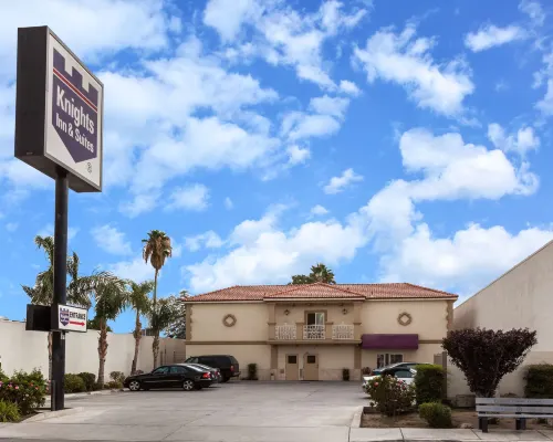 Howard Johnson by Wyndham Bakersfield Hotels in Bakersfield