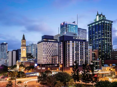 Pullman Brisbane King George Square Отели рядом с достопримечательностью «Cathedral Square»
