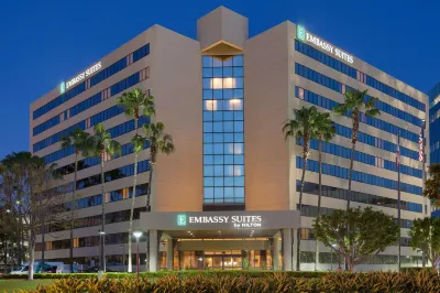 Embassy Suites by Hilton Irvine Orange County Airport Hotel dekat Stanbridge University