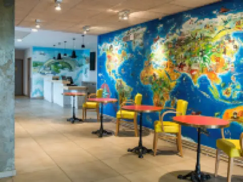 宜必思快捷里昂聖艾修伯裏機場酒店 科隆別索尼約酒店