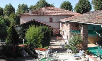 Studio Au Clos Saint Georges , Piscine et Spa