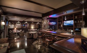 Hearthstone Inn - Housity