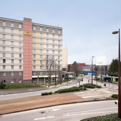 B&B Hotel Grenoble Centre Alpexpo Hotels near Summum