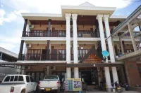 Domon Riverside Hotel Hotels near Wat Kang