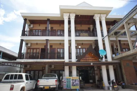 Domon Riverside Hotel Отели в г. Ванг Вьенг