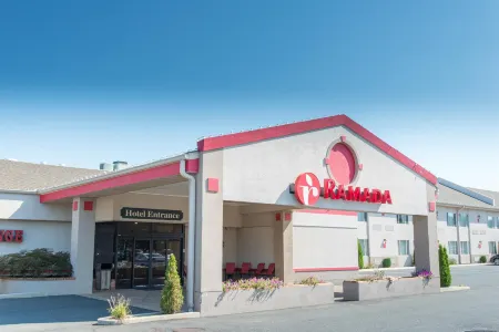 Ramada by Wyndham Vineland Millville Area Отели рядом с достопримечательностью «The Landis Theater»