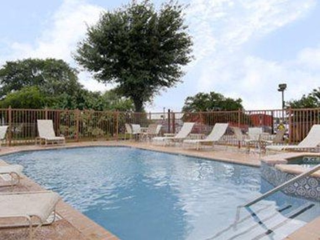 Days Inn by Wyndham San Antonio Airport