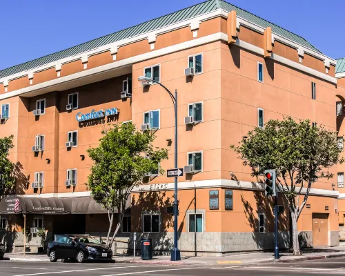 Comfort Inn Gaslamp Convention Center Các khách sạn gần Sân bóng chày Petco Park