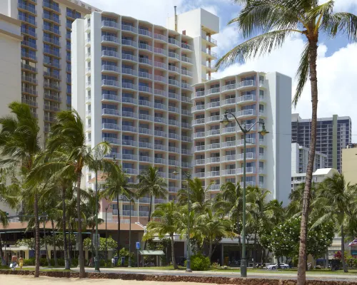 Park Shore Waikiki Hôtels à proximité de : Plage Waiʻalae