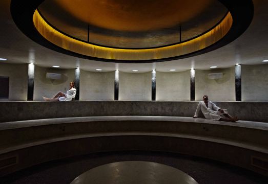 4. 더 스탠다드 마..