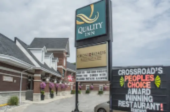 Village Inn & Suites Hoteles en Point Edward