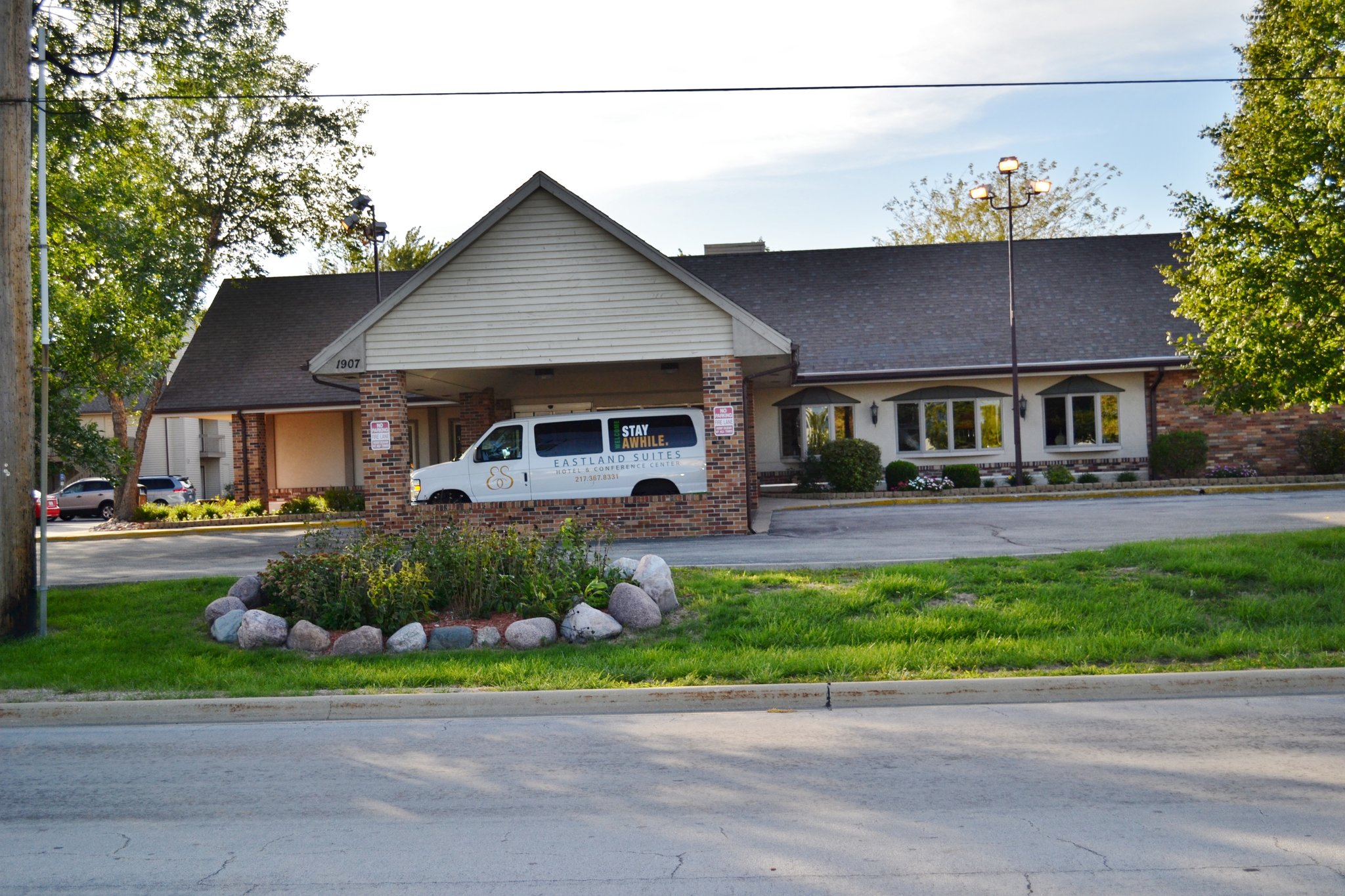 Eastland Suites Extended Stay Hotel & Conference Center Urbana