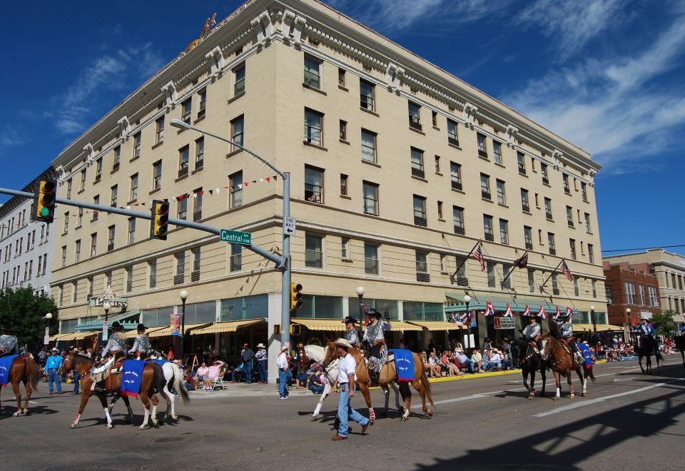 HISTORIC PLAINS HOTELOver view