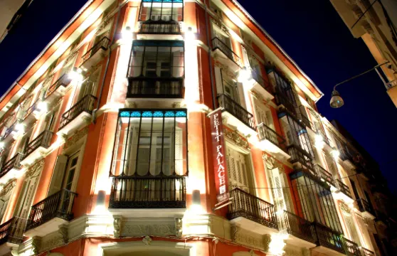 馬拉加佩蒂特宮廣場酒店