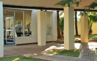 Cresta Botsalo Hotel - 3-Star