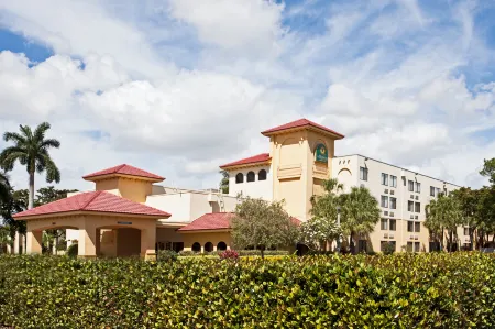 La Quinta Inn & Suites by Wyndham Ft Lauderdale Cypress Cr