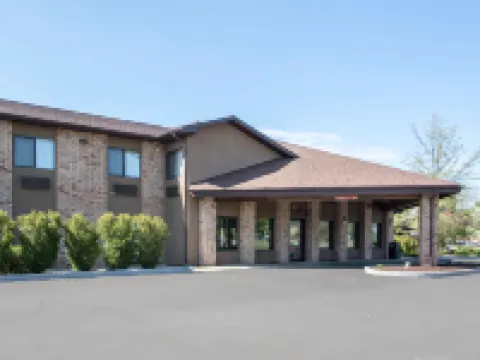 Quality Inn & Suites Sun Prairie Madison East Hotels in Dane County
