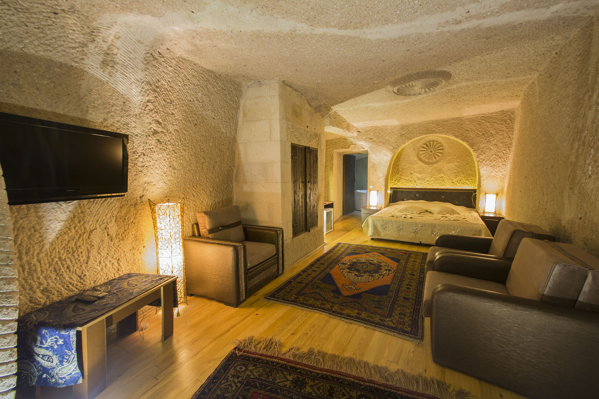 Roma Cave Suite